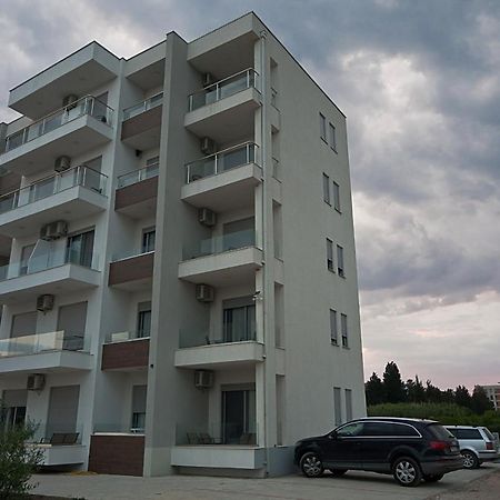 Apartments Jasmina Ulcinj Exterior photo